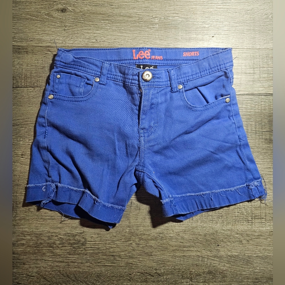 Vintage Lee Jean's girls size 10 blue shorts with decorative button - Picture 4 of 7